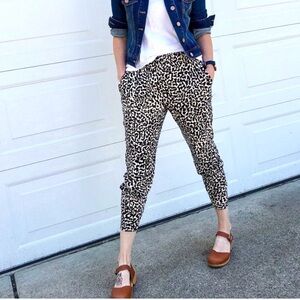 Cabi Spotted Jogger Leopard Animal Print 5680 Pockets Size S